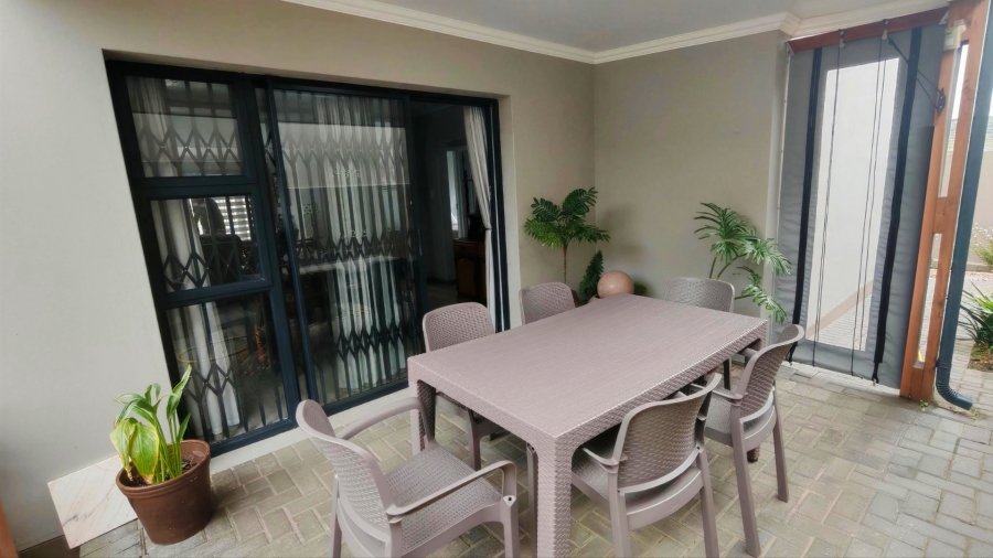 3 Bedroom Property for Sale in Reebok Western Cape